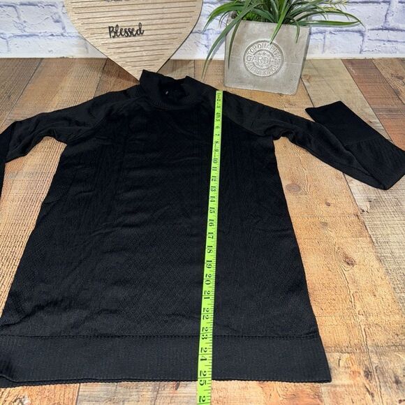 Lululemon Rest Less Mock Neck
Black / Black - Picture 9 of 14